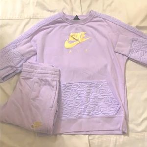Nike air lavender sweatpants and hoodie used once